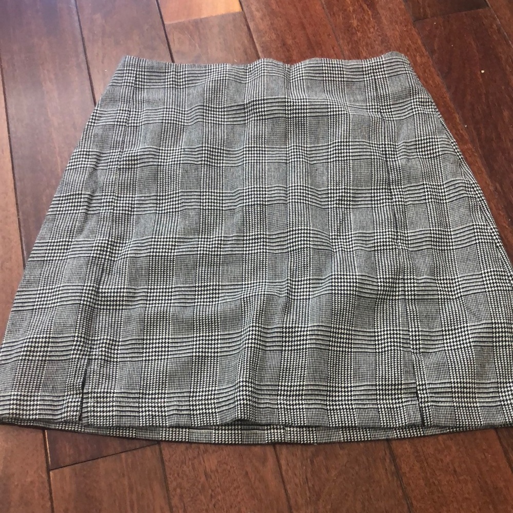 Never worn Brandy Melville plaid mini skirt